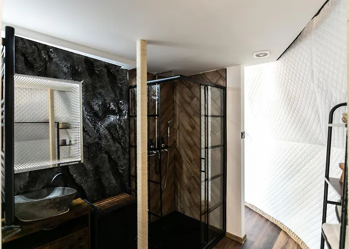 Tiché Místo Glamping Campo de lujo Slapy (Prague-West)